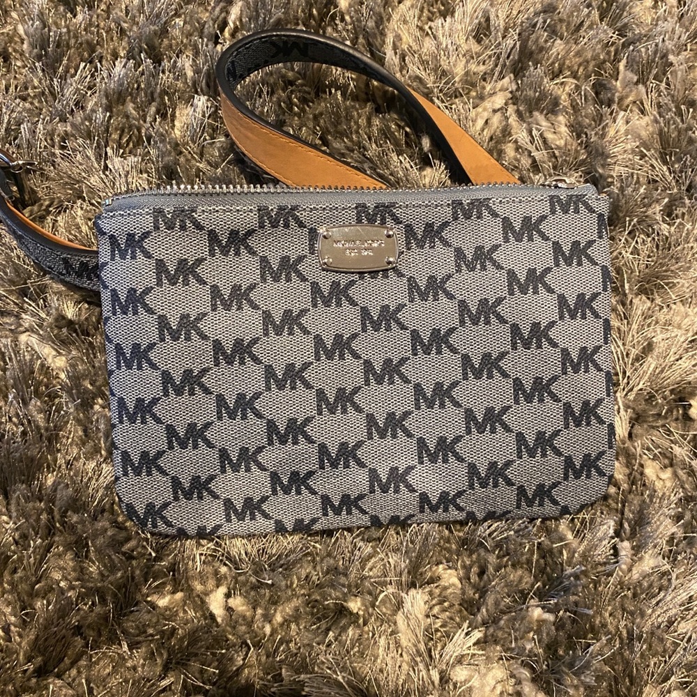 michael kors mini clutch